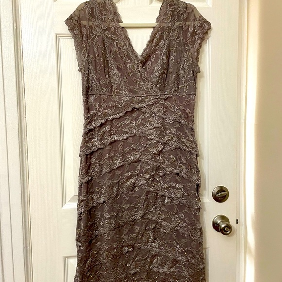 Dresses & Skirts - Sparkly sequins cocktail dress